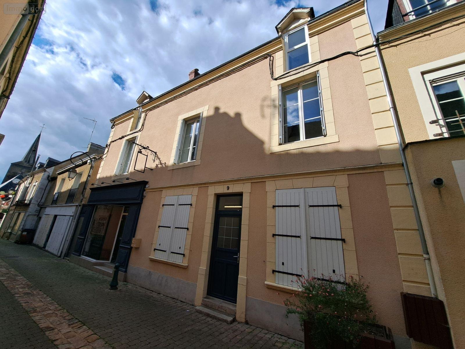 Immeuble a vendre Beaumont-sur-Sarthe 72170 Sarthe 140 m2  158700 euros