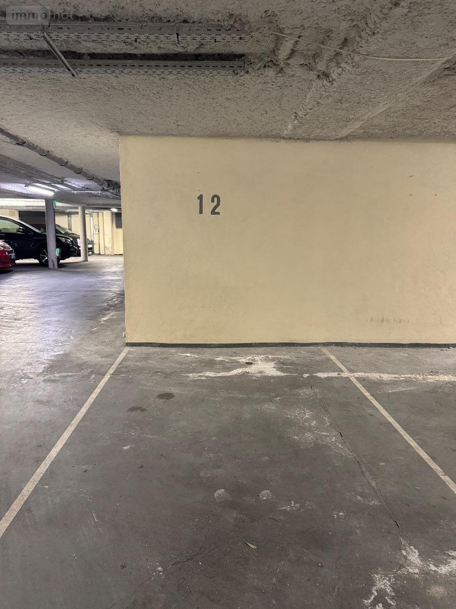 Garage et parking a vendre Bordeaux 33000 Gironde  25000 euros