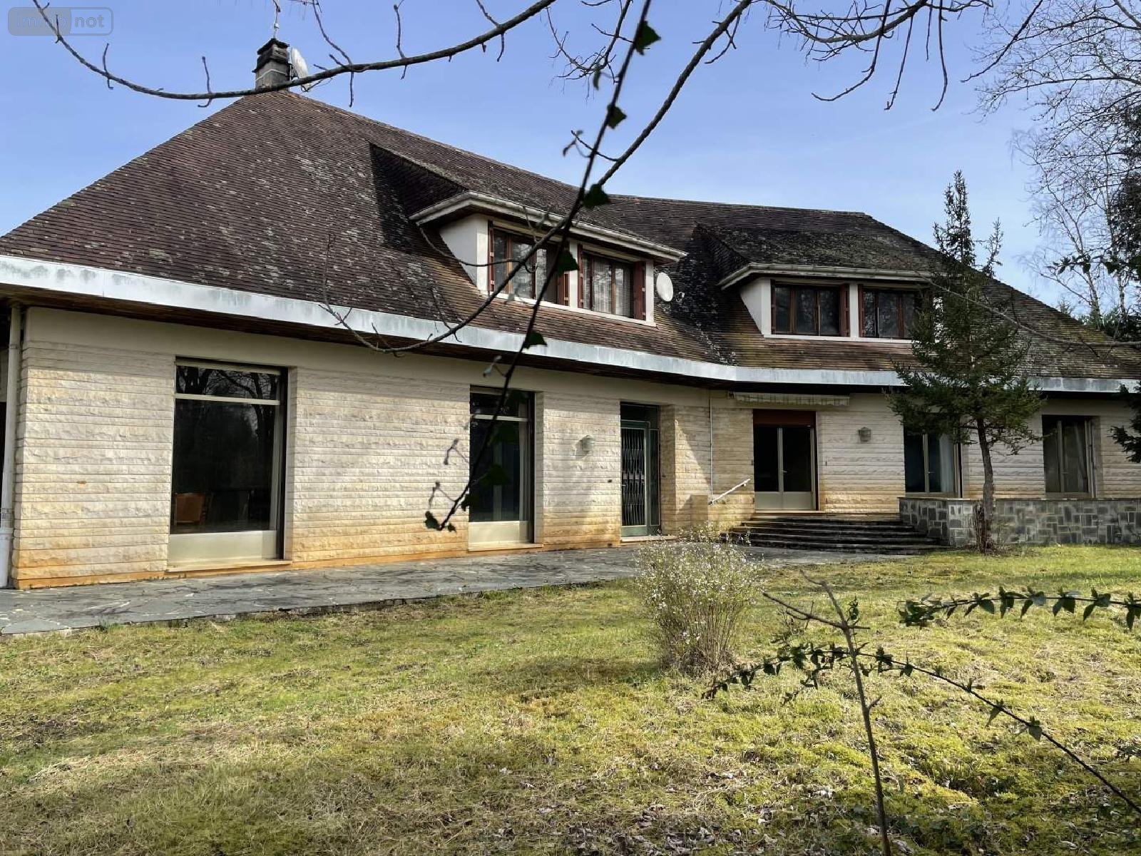 Maison a vendre Javerlhac et la Chapelle Saint Robert 24300 Dordogne 300 m2 7 pièces 234000 euros