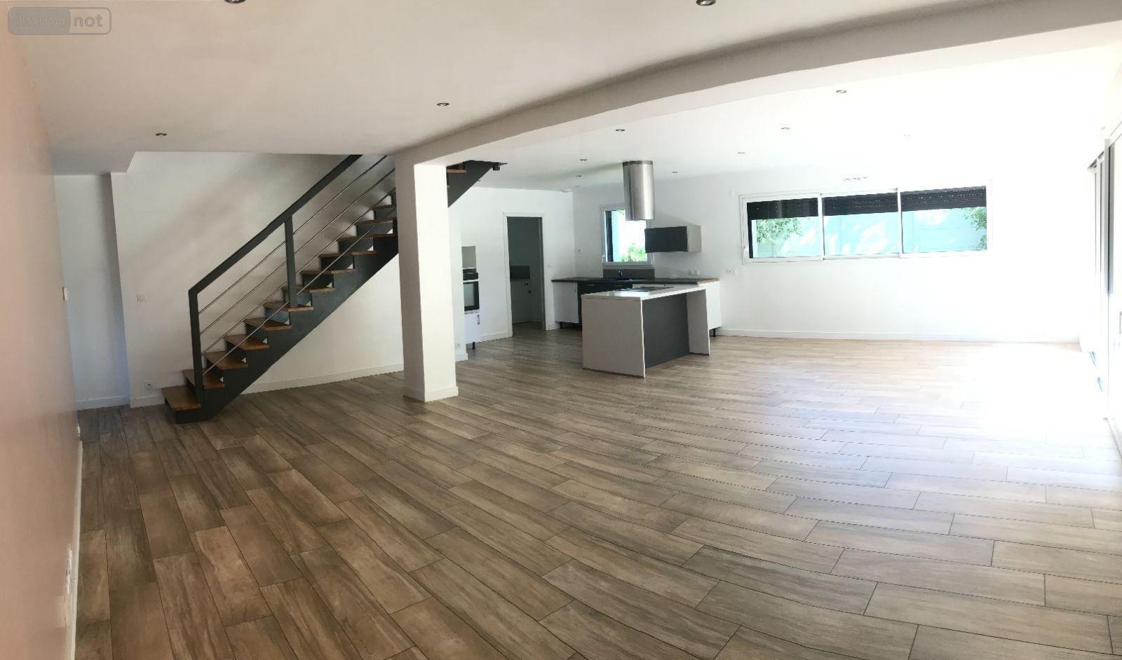 Location maison L'Hermitage 35590 Ille-et-Vilaine 165 m2 7 pièces 1415 euros