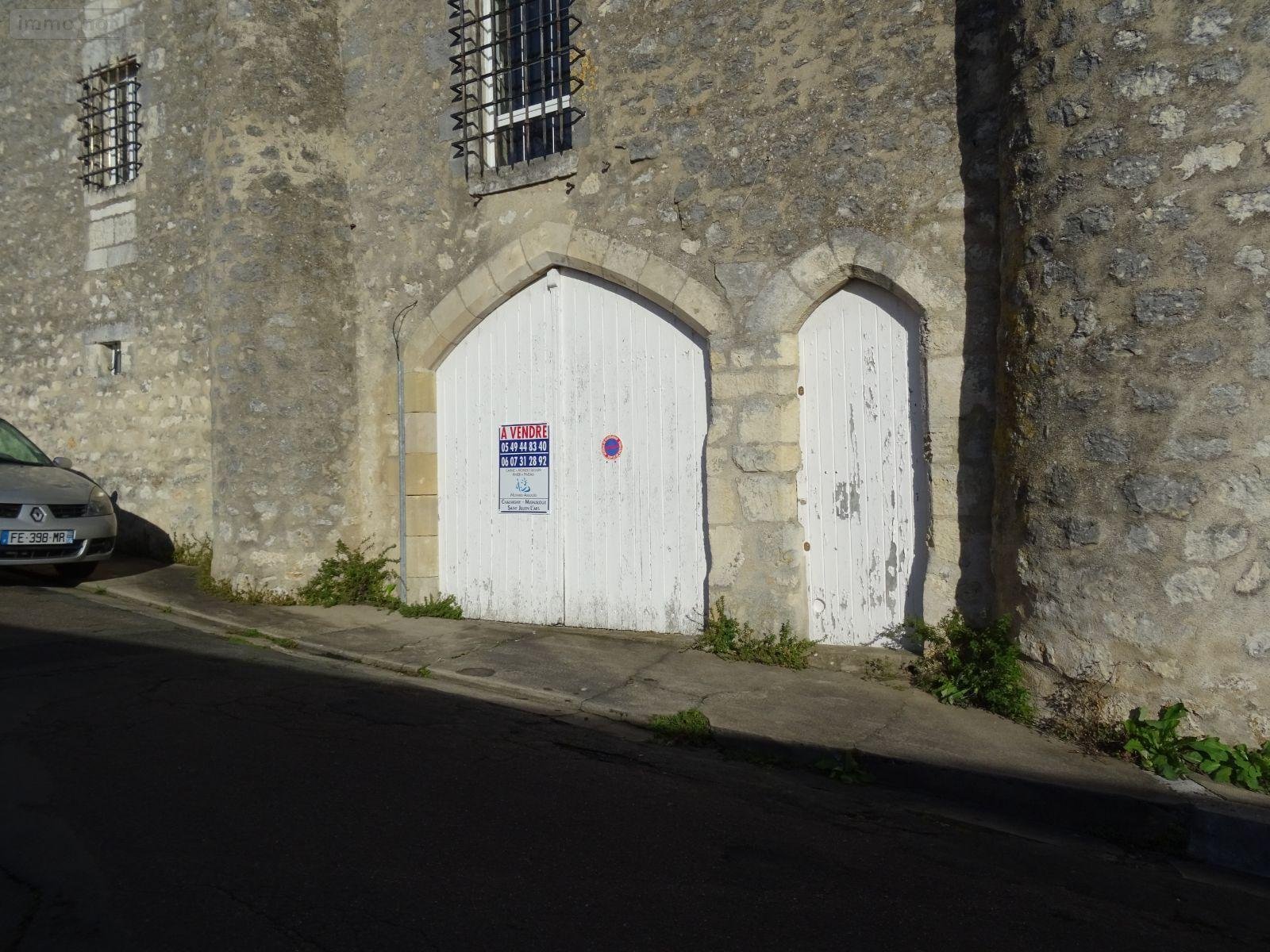 Garage et parking a vendre Chauvigny 86300 Vienne 61 m2  46800 euros