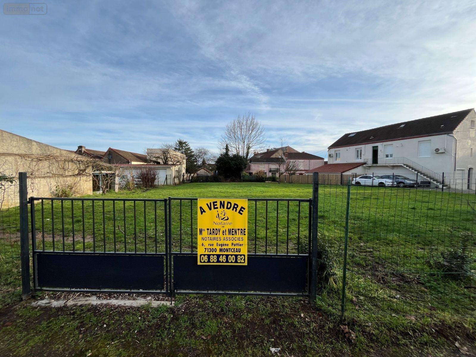 Terrain a batir a vendre Montceau-les-Mines 71300 Saône-et-Loire 801 m2  22400 euros