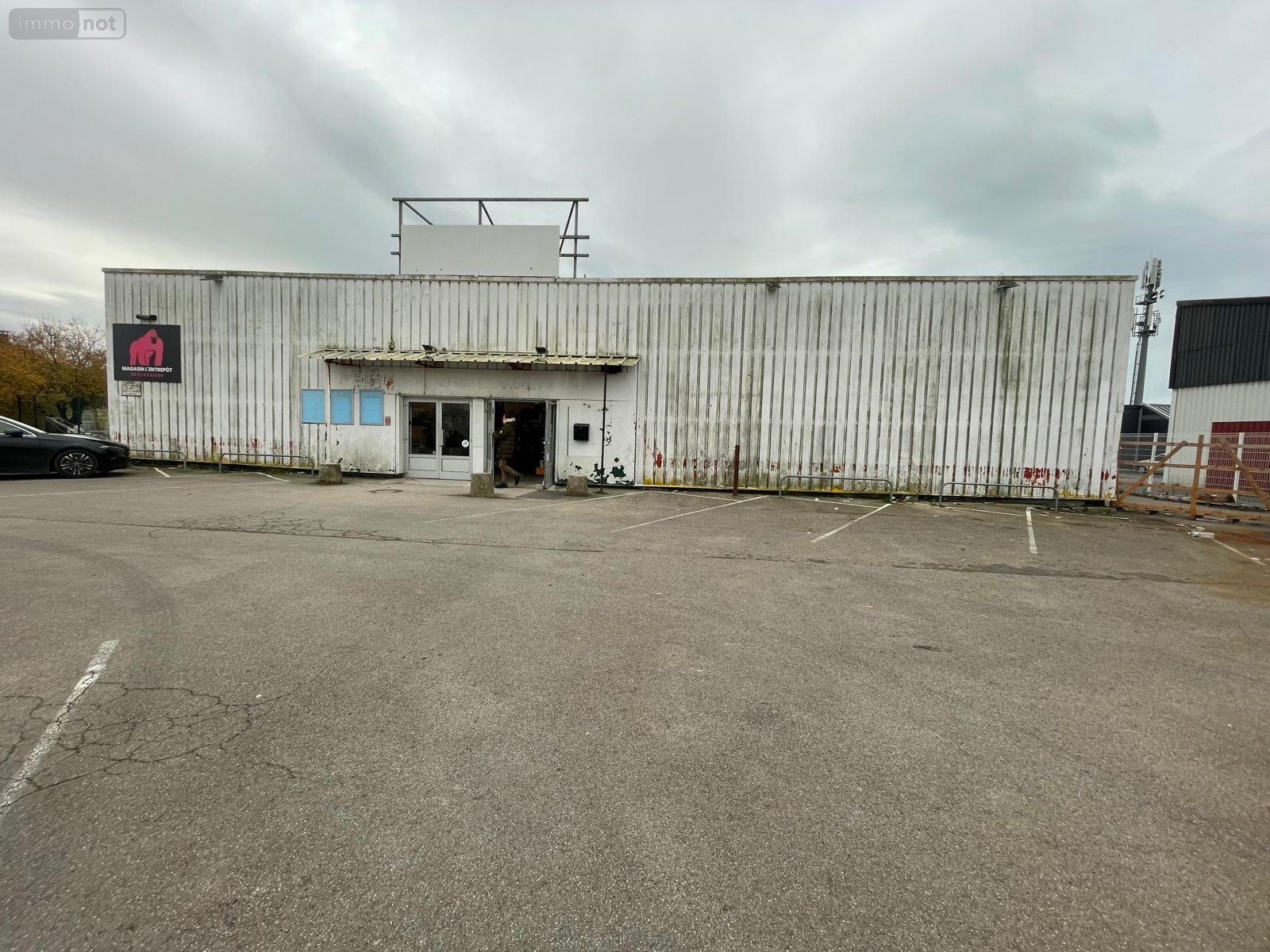 Fonds et murs commerciaux a vendre Eu 76260 Seine-Maritime  159000 euros