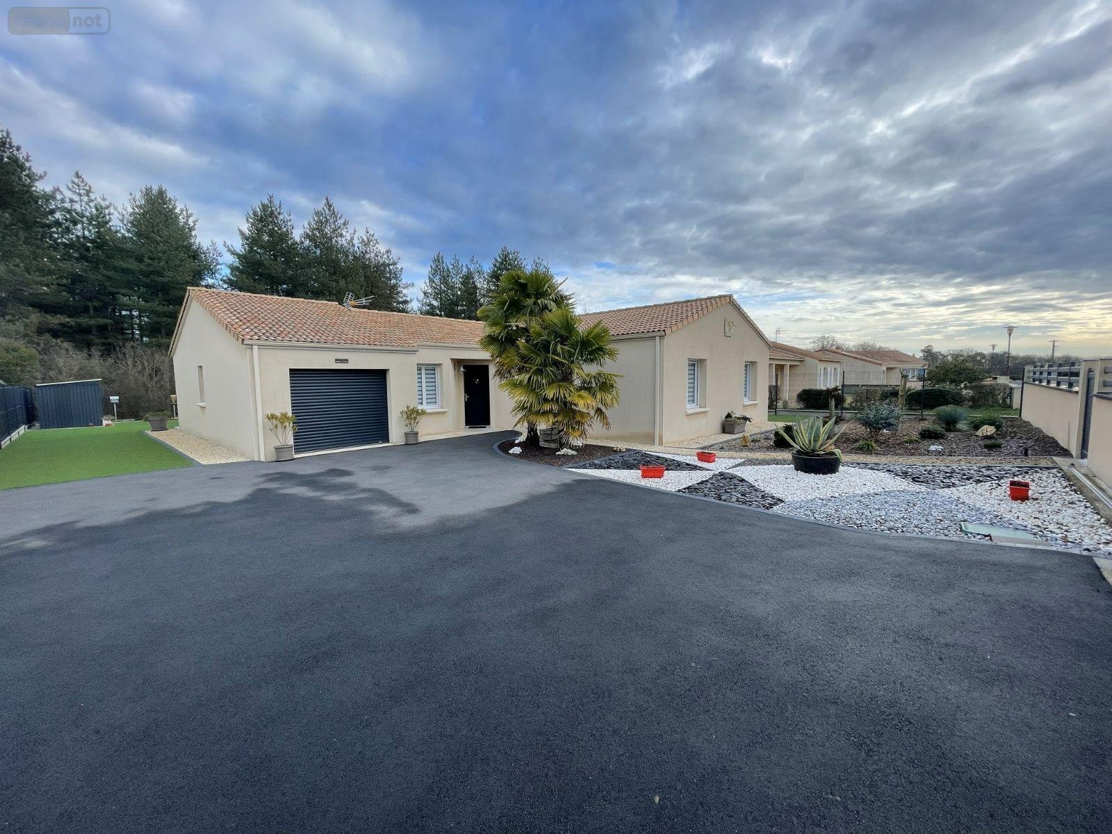 Maison a vendre Chambroutet 79300 Deux-Sèvres 101 m2 5 pièces 246750 euros