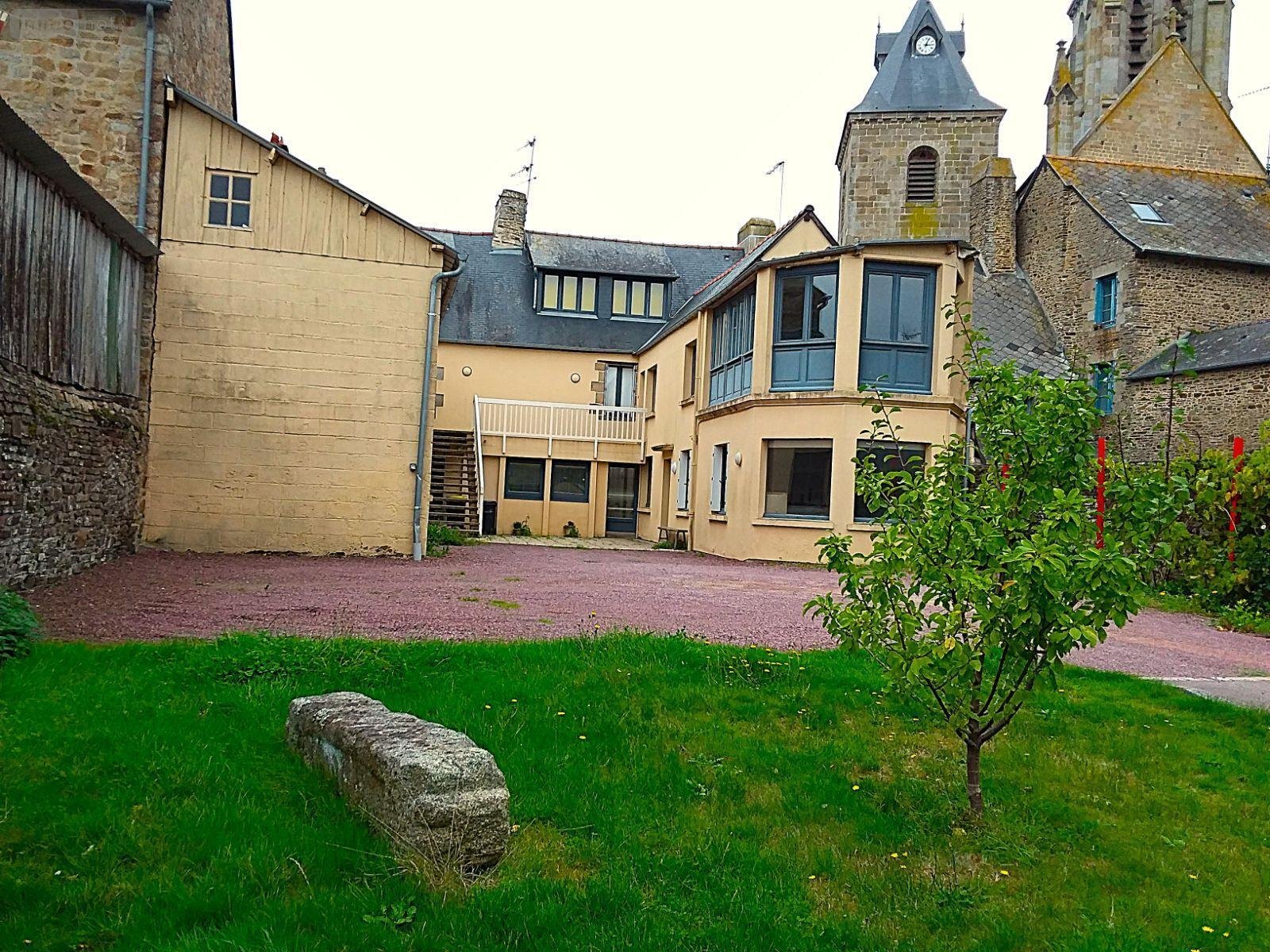 Maison a vendre Bazouges-la-Pérouse 35560 Ille-et-Vilaine 274 m2 10 pièces 243800 euros