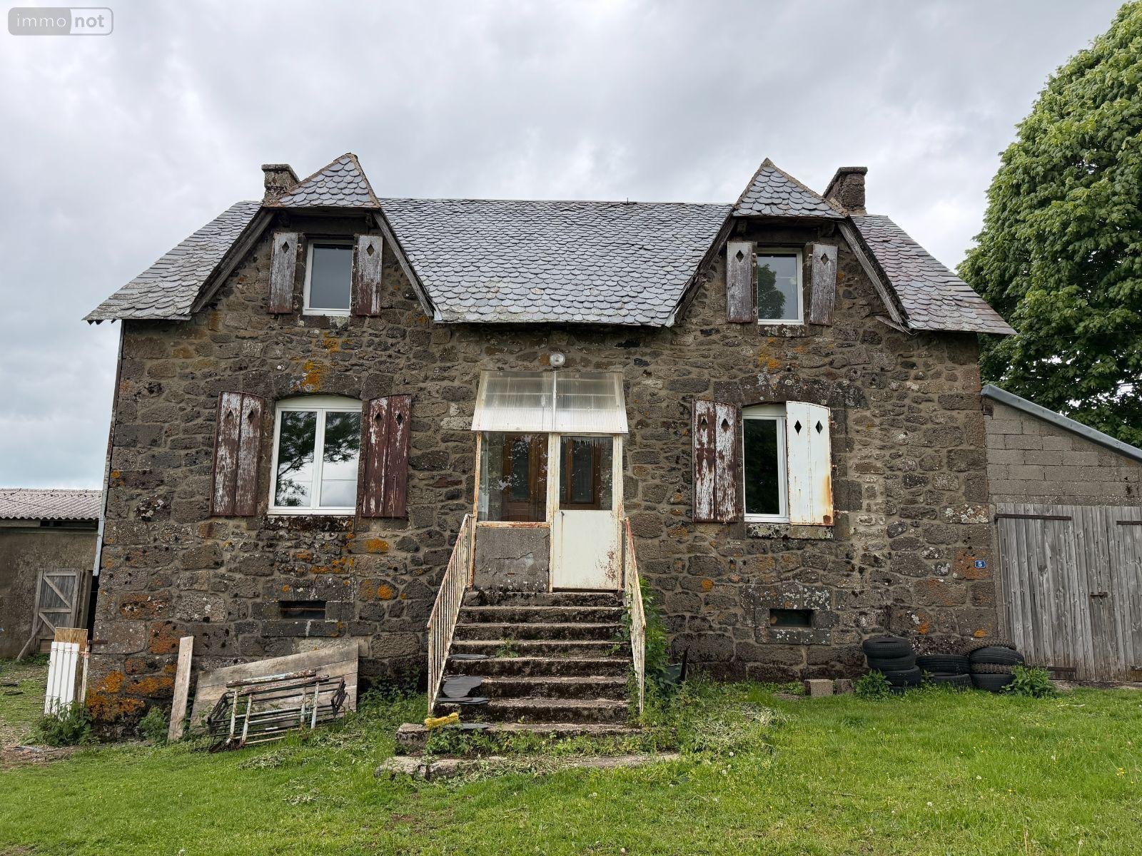 Maison a vendre Moussages 15380 Cantal 5 pièces 42400 euros