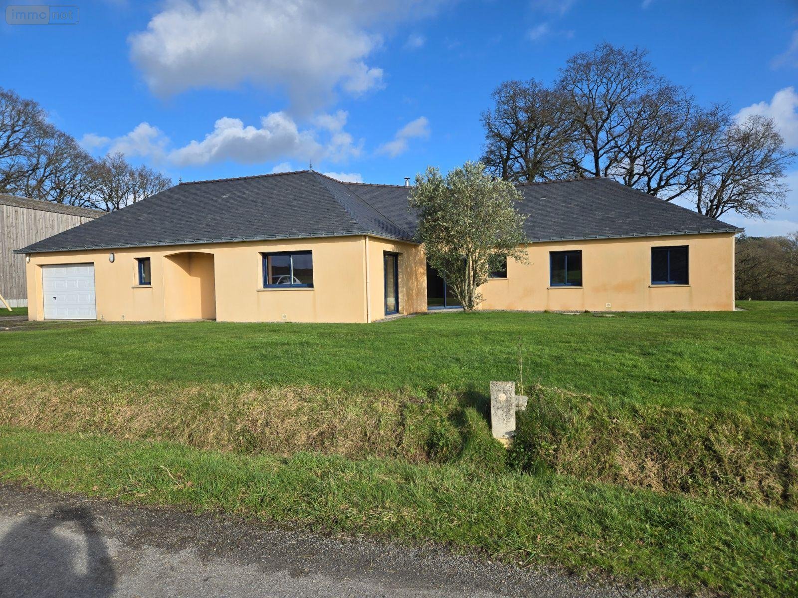 Location maison Saint-Jacut-les-Pins 56220 Morbihan 163 m2 8 pièces 1022 euros