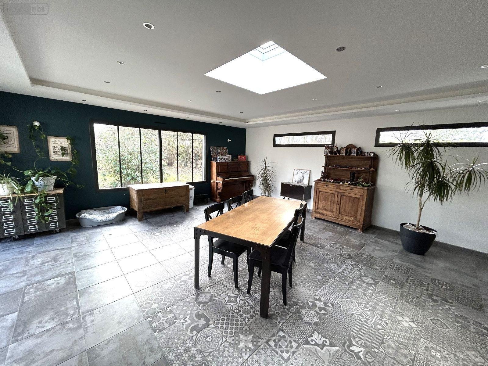 Maison a vendre La Milesse 72650 Sarthe 232 m2  418000 euros