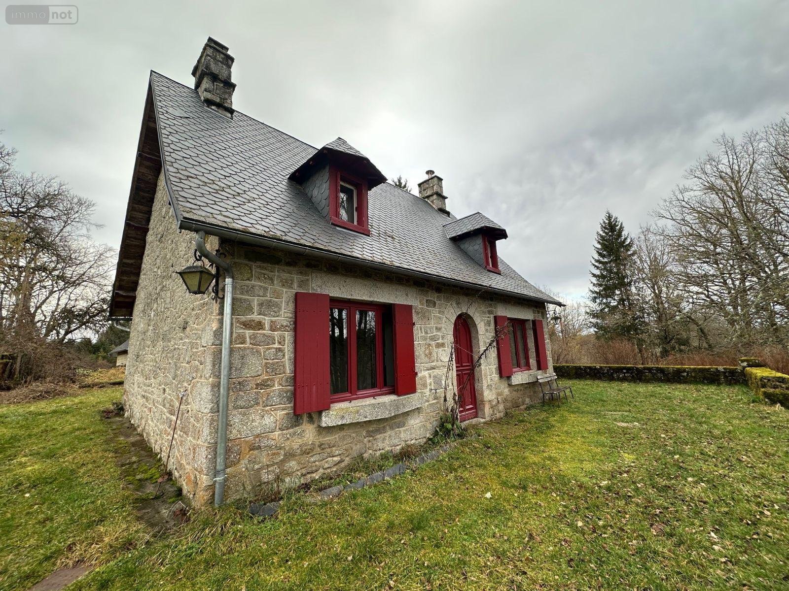 Location maison Saint-Angel 19200 Corrèze 99 m2 3 pièces 670 euros