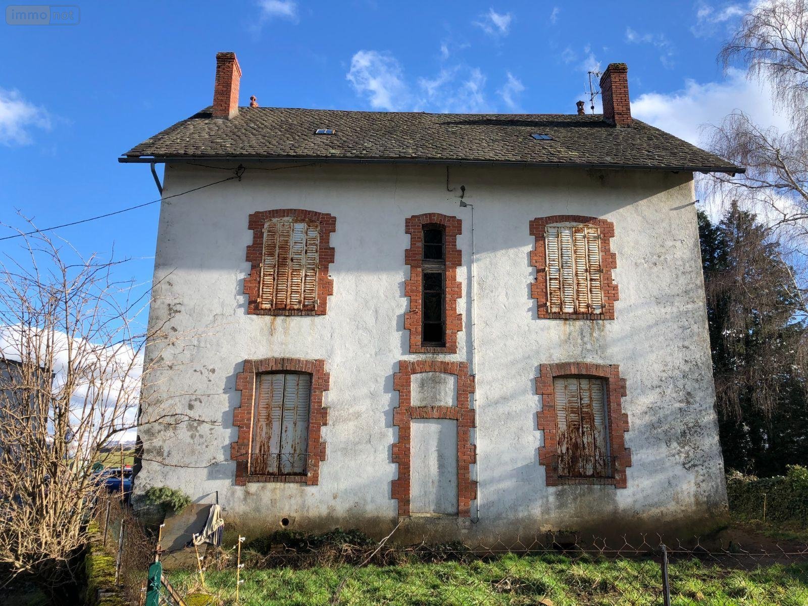 Maison a vendre Le Vigean 15200 Cantal  53000 euros