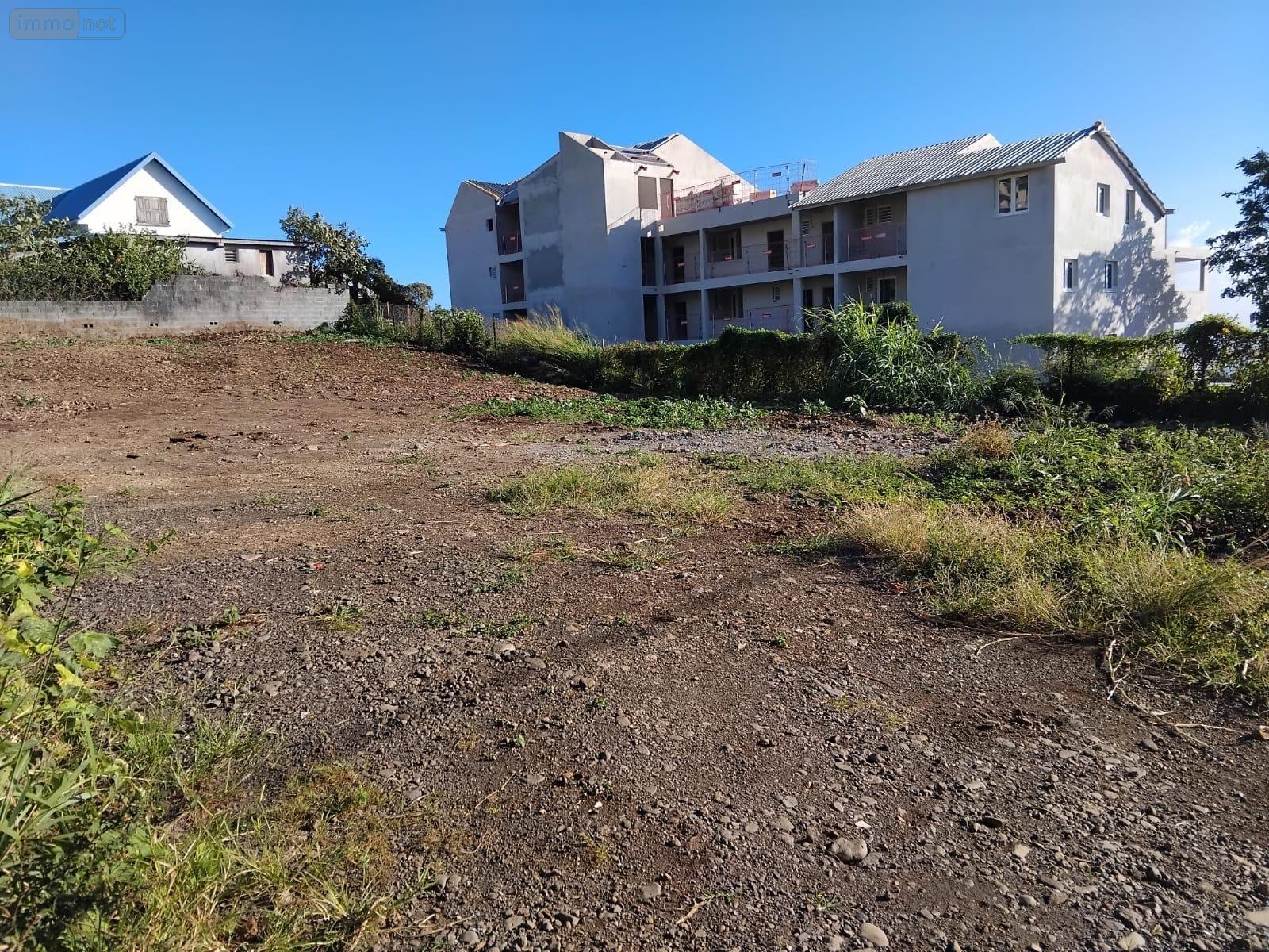 Terrain a batir a vendre Sainte-Clotilde 97490 Réunion 976 m2  585600 euros