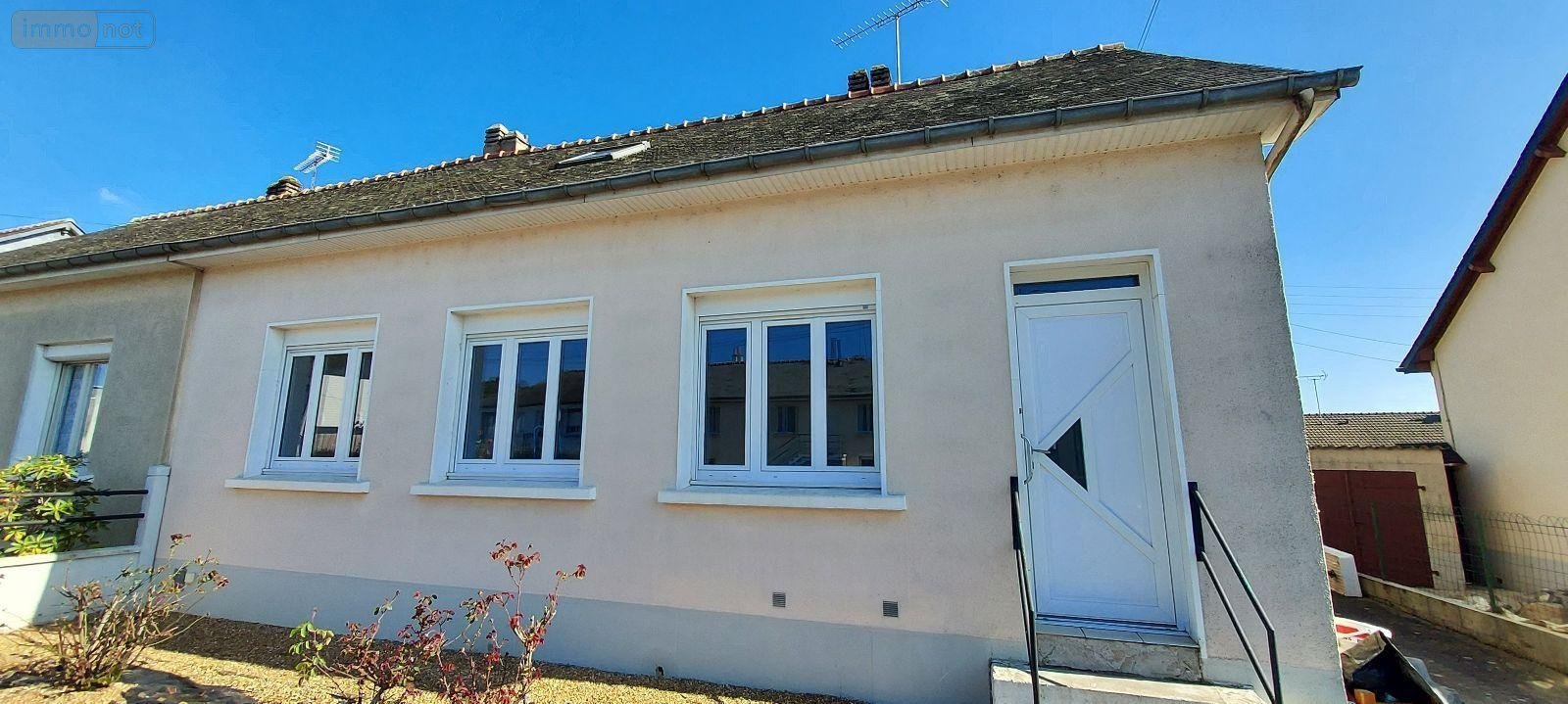 Location maison Quelaines-Saint-Gault 53360 Mayenne 92 m2 5 pièces 750 euros