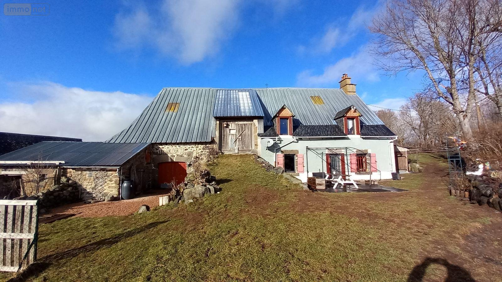 propriete a vendre Saint-Saturnin 15190 Cantal 126 m2  232000 euros