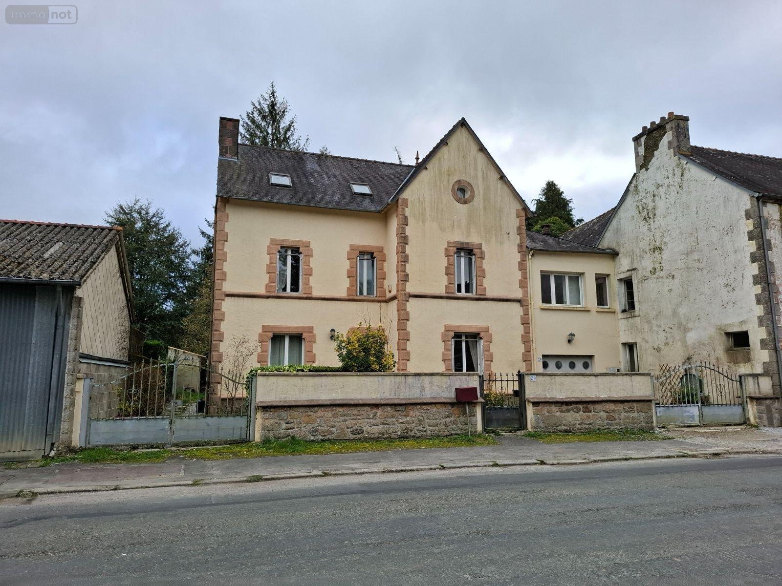 Maison a vendre Rostrenen 22110 Côtes-d'Armor 160 m2 9 pièces 294000 euros