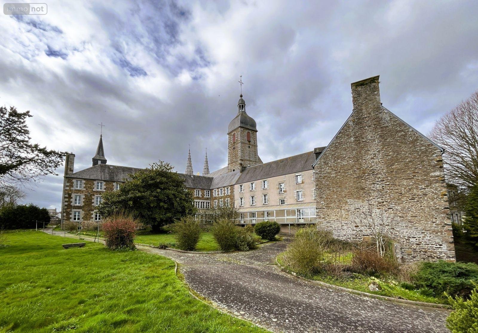 propriete a vendre Saint-James 50240 Manche 2260 m2 65 pièces 1050000 euros