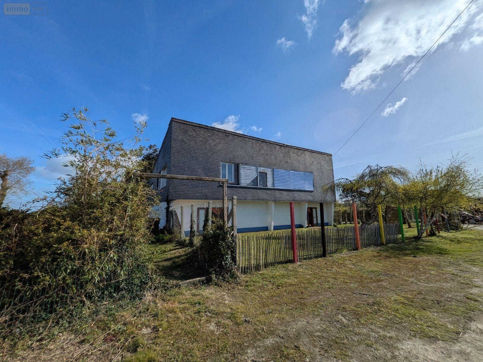 Fonds et murs commerciaux a vendre Clohars-Carnoët 29360 Finistère 1500 m2  498720 euros