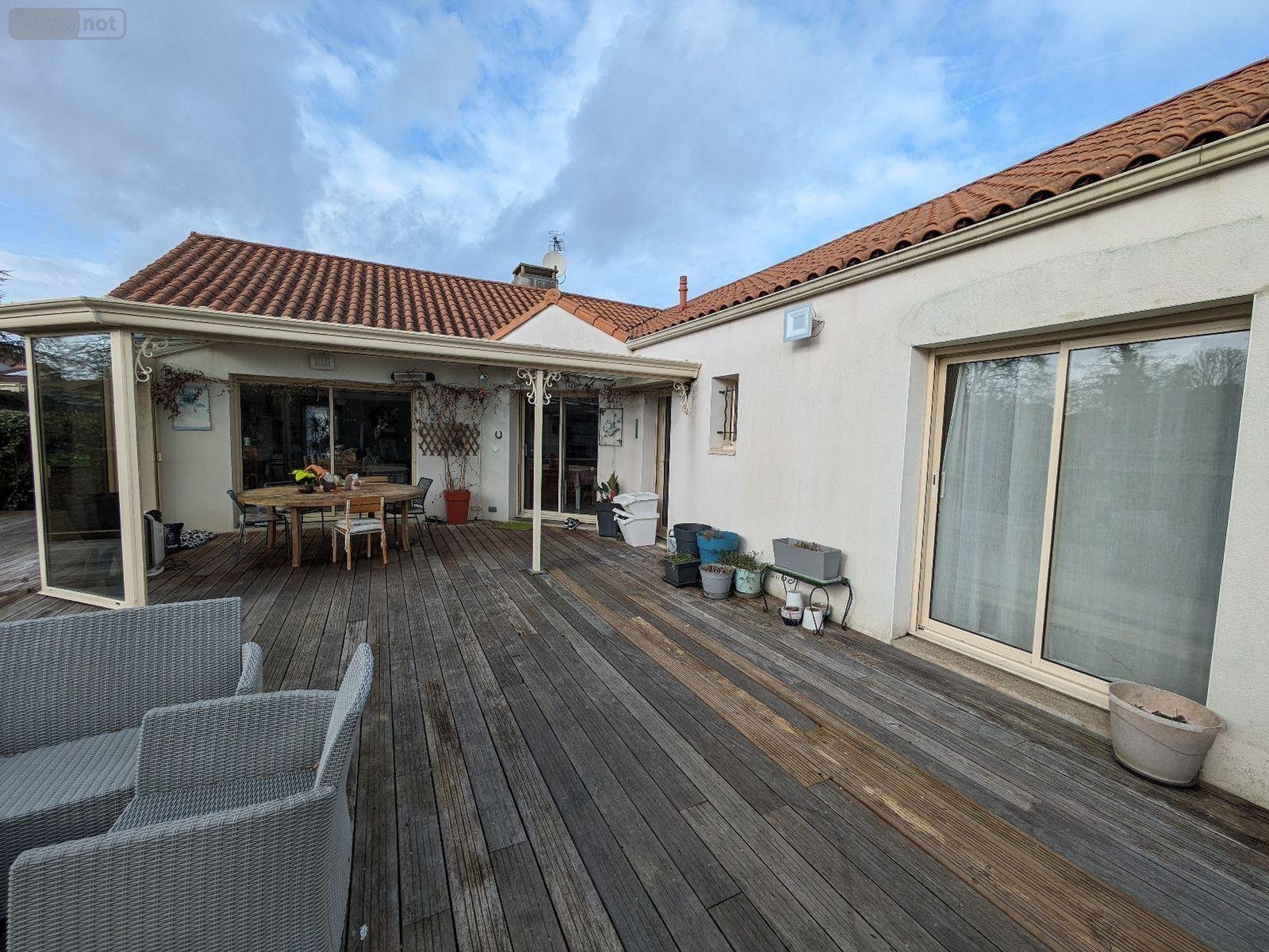 Maison a vendre Chavagnes-en-Paillers 85250 Vendée 207 m2 7 pièces 275000 euros