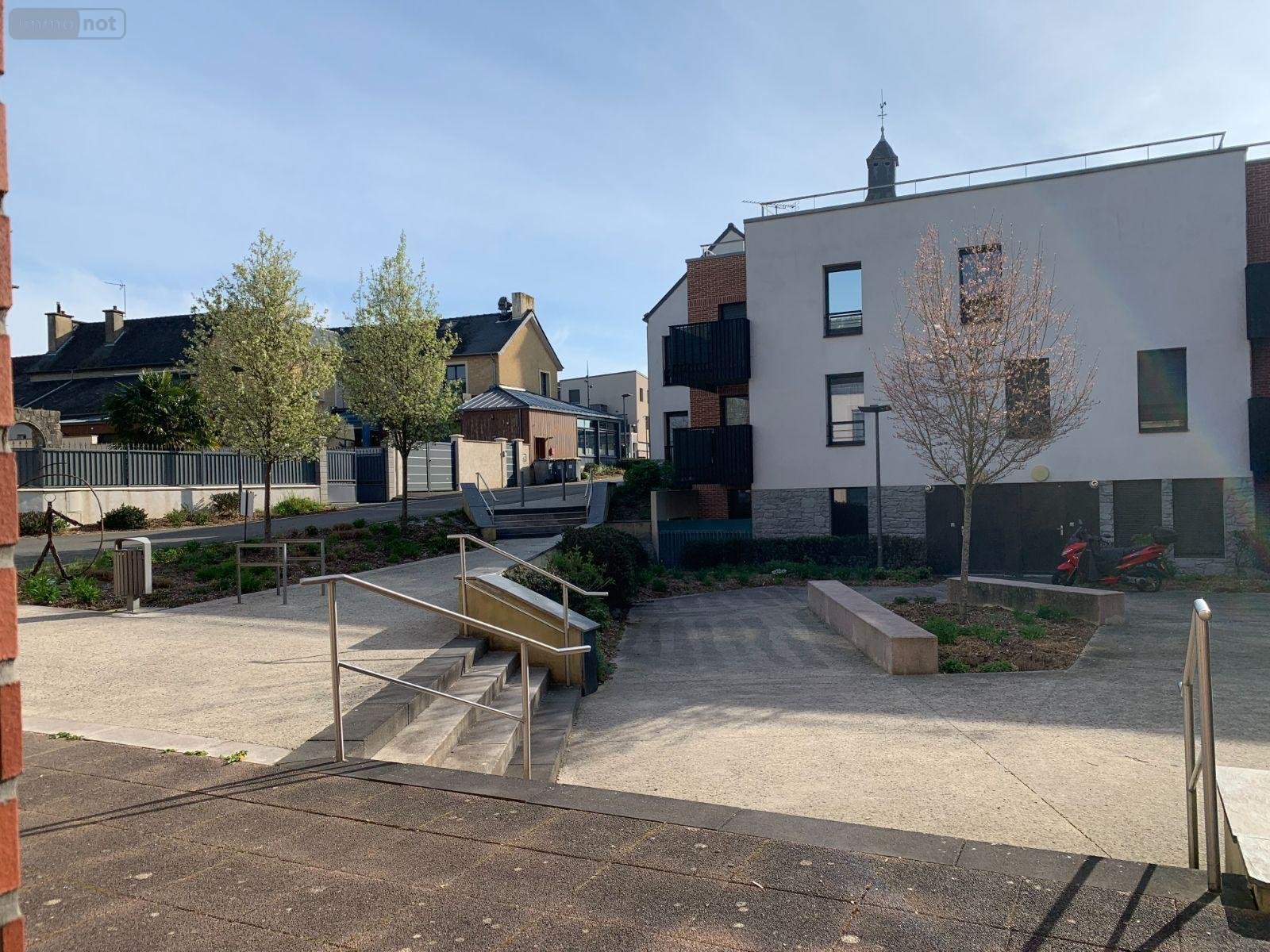 Location fonds et murs commerciaux Saint-Gilles 35590 Ille-et-Vilaine 47 m2  735 euros