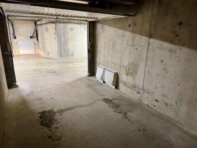 Garage et parking a vendre Cormontreuil 51350 Marne  17500 euros