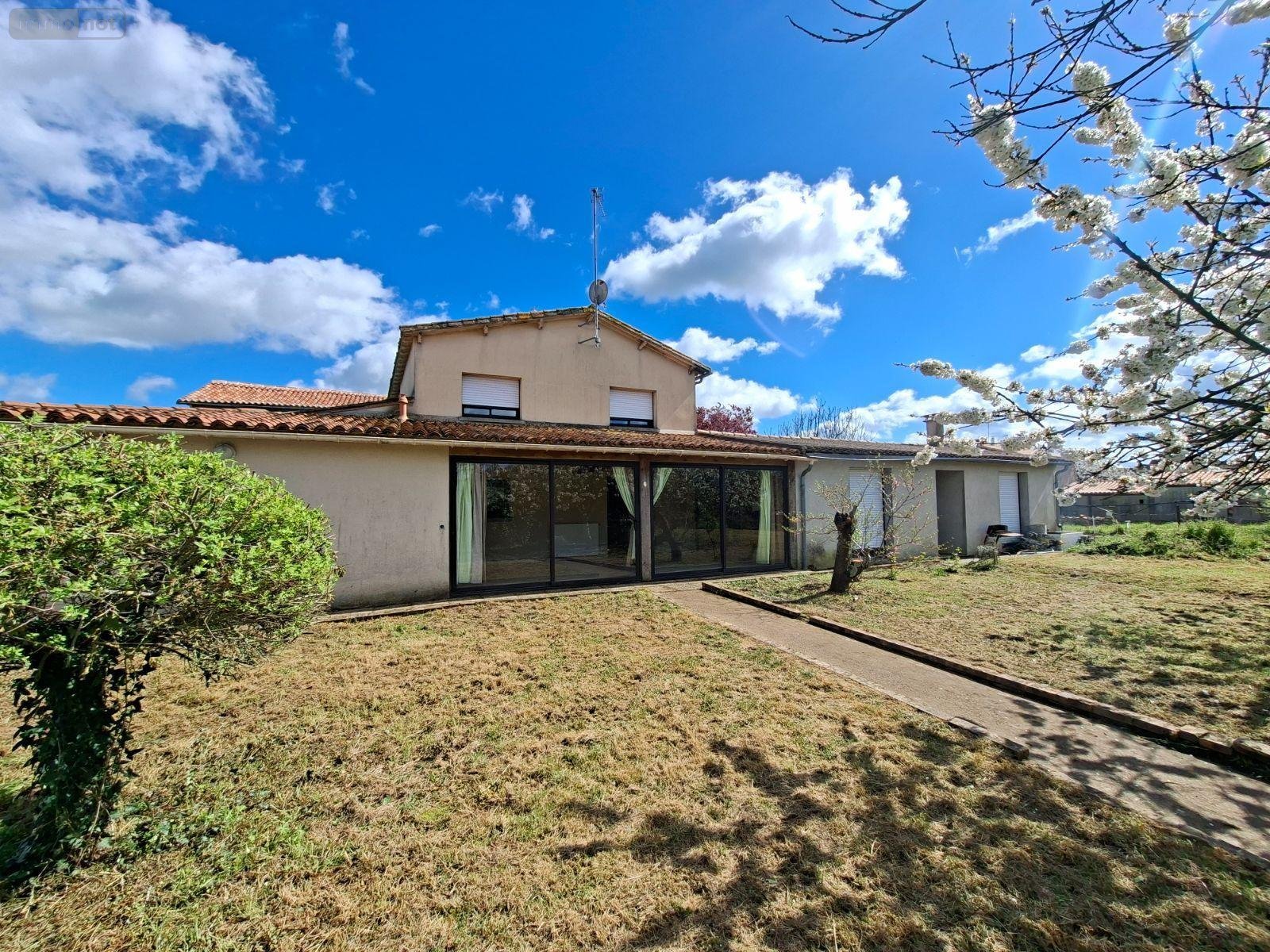 Maison a vendre Saint Maurice Étusson 79150 Deux-Sèvres 192 m2 9 pièces 85600 euros