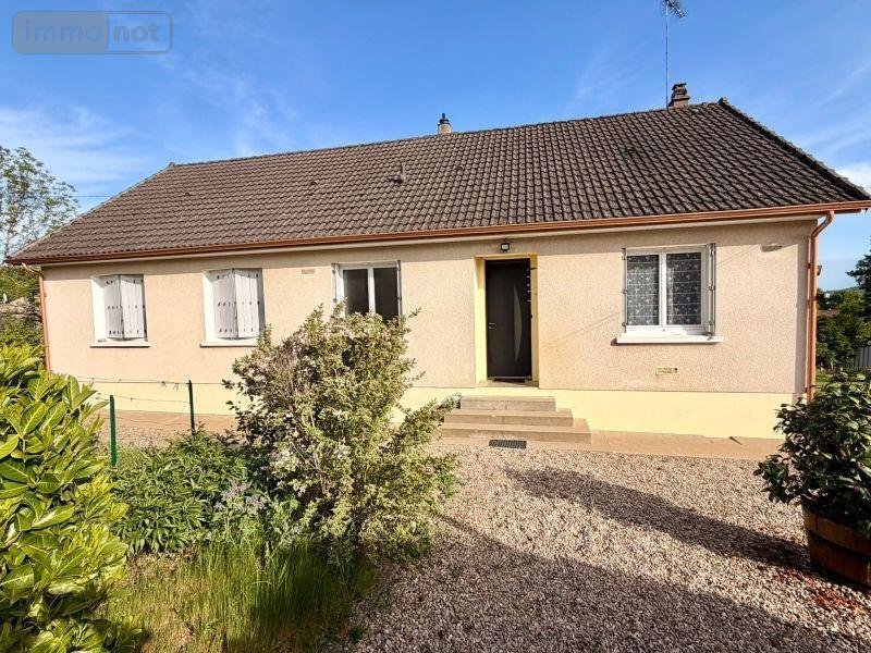 Maison a vendre Saint-Amand-Montrond 18200 Cher 109 m2 6 pièces 163200 euros