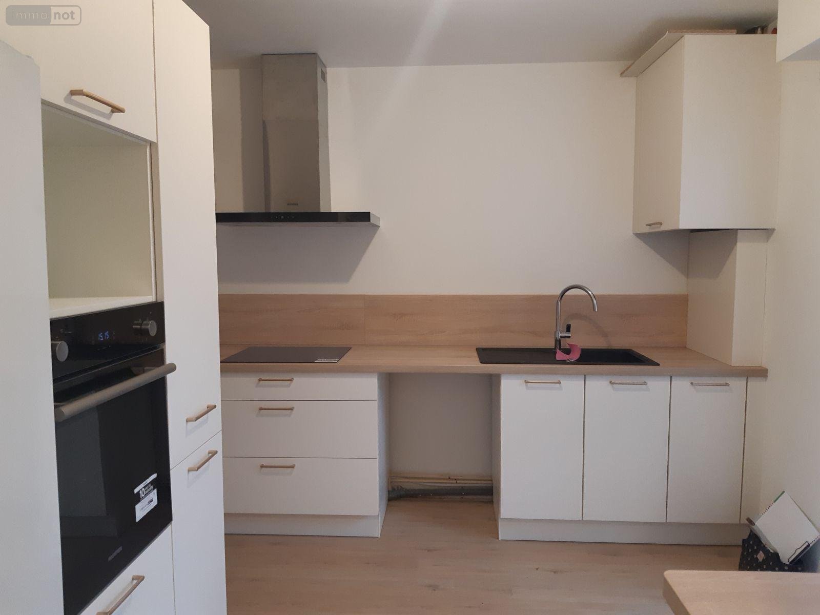 Location maison Rennes 35000 Ille-et-Vilaine 90 m2  1643 euros