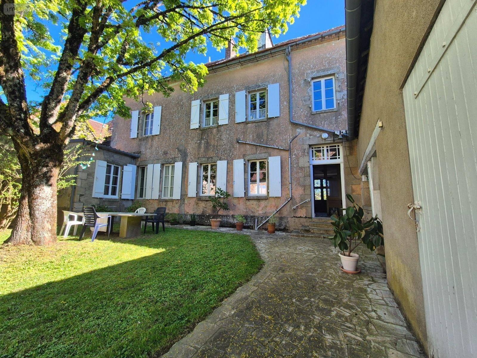 propriete a vendre Aigurande 36140 Indre 338 m2 12 pièces 338000 euros