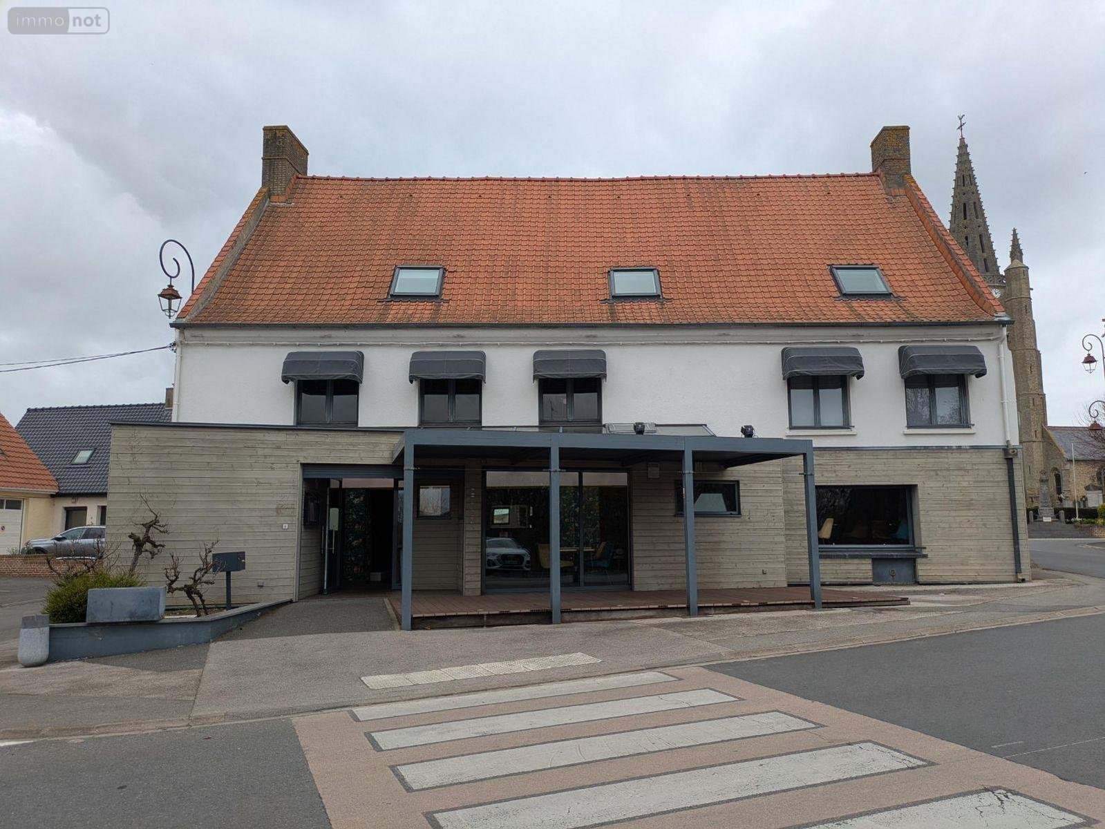 Fonds et murs commerciaux a vendre Bergues 59380 Nord  362000 euros