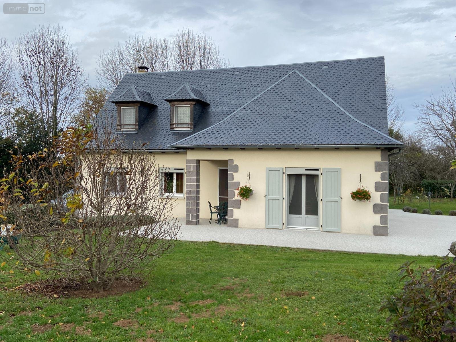 Maison a vendre Saint-Cirgues-de-Malbert 15140 Cantal 180 m2  270300 euros