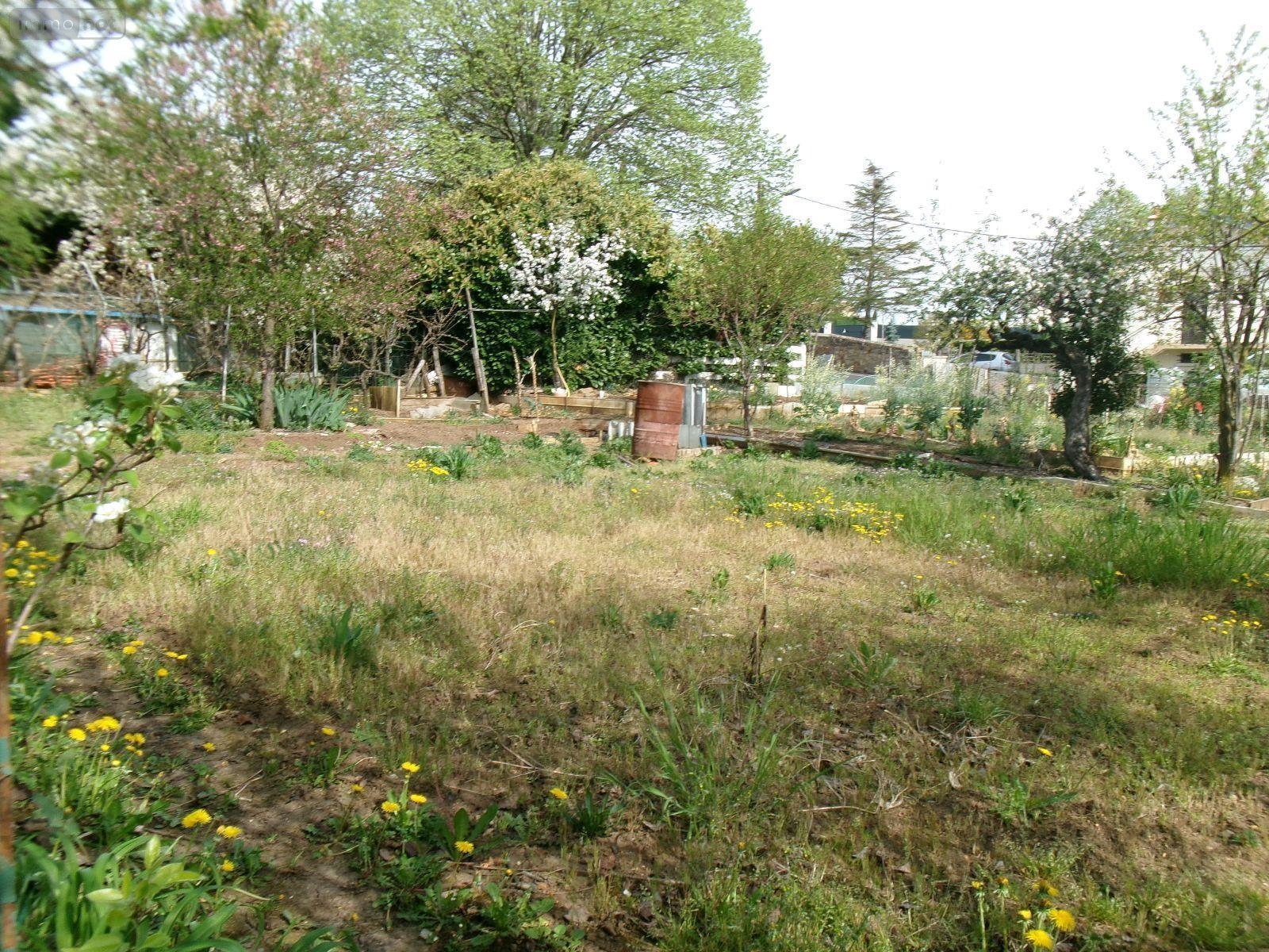 Terrain a batir a vendre Issoire 63500 Puy-de-Dôme 818 m2  83700 euros