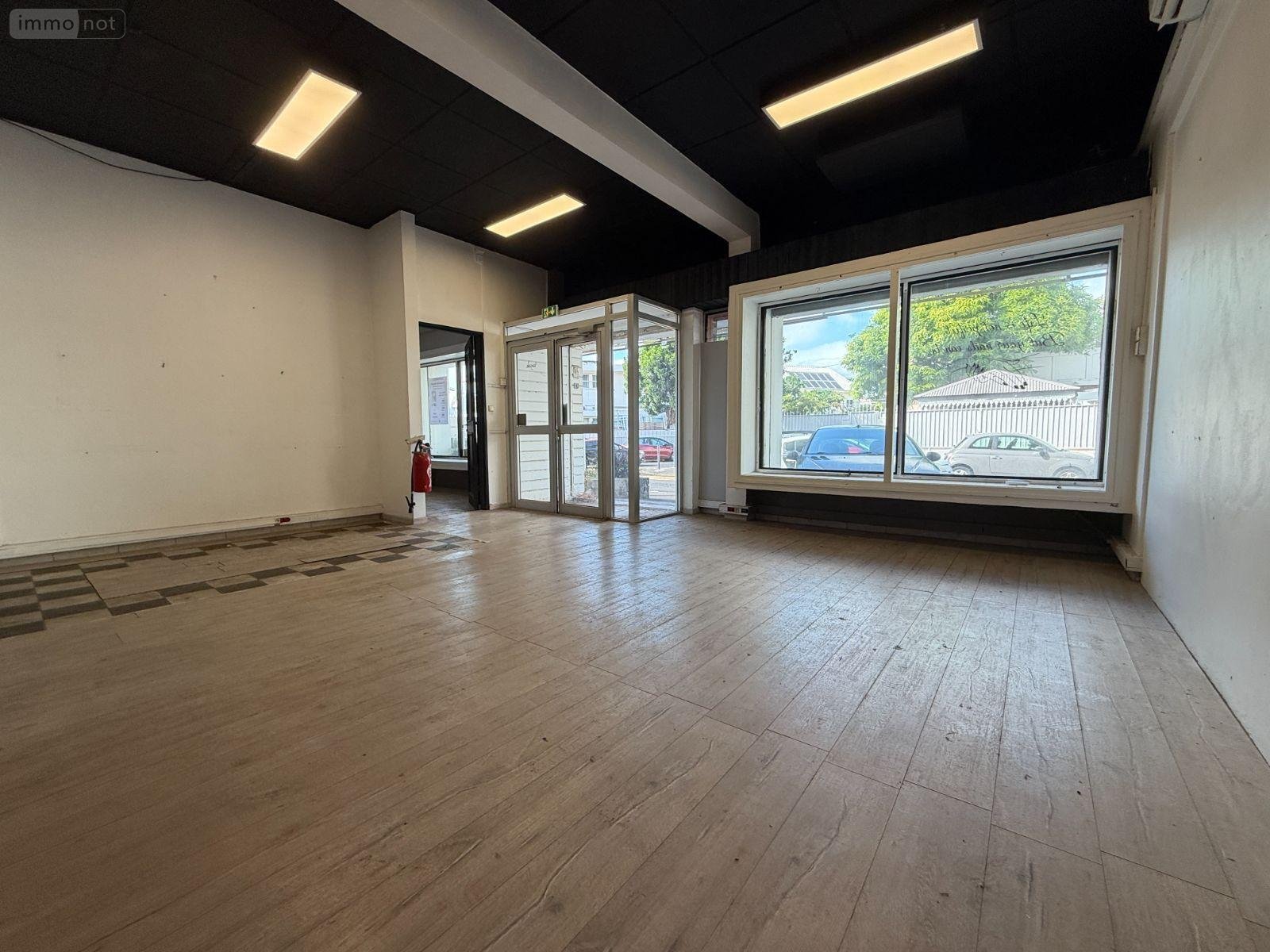 Fonds et murs commerciaux a vendre Saint-Denis 97400 Réunion 100 m2  264500 euros