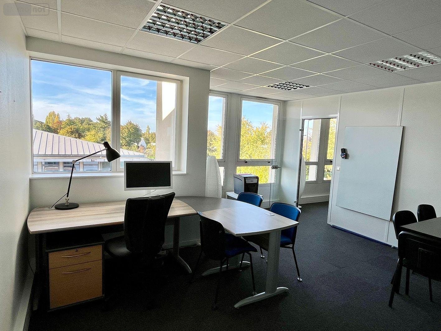Fonds et murs commerciaux a vendre Pacé 35740 Ille-et-Vilaine 103 m2  213610 euros