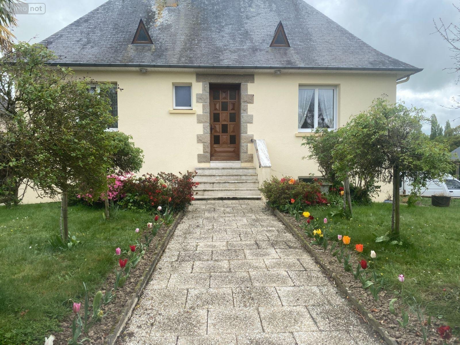 Location maison Martigné-sur-Mayenne 53470 Mayenne 80 m2 4 pièces 550 euros