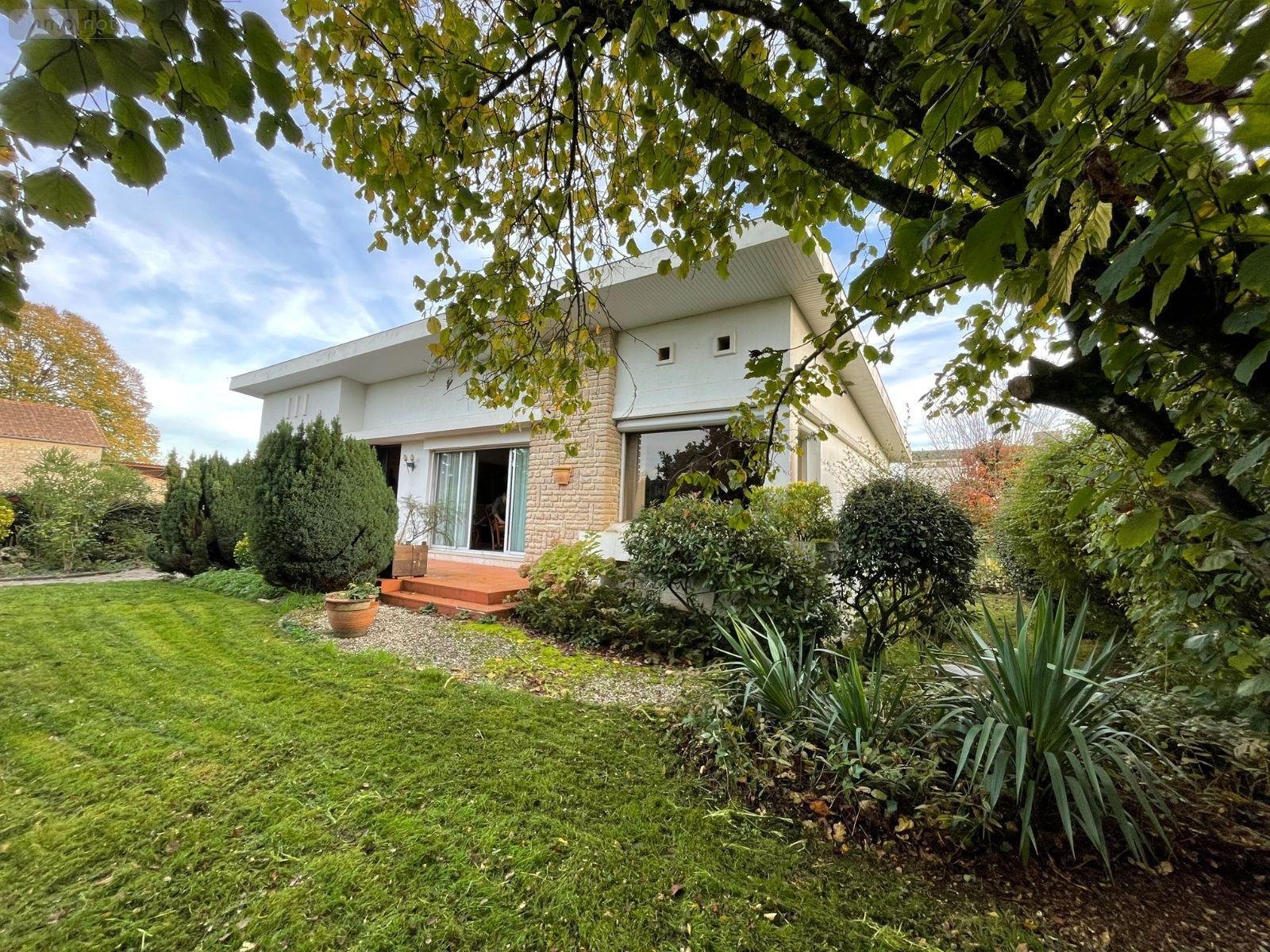 Maison a vendre Sauzé-Vaussais 79190 Deux-Sèvres 134 m2 10 pièces 162750 euros