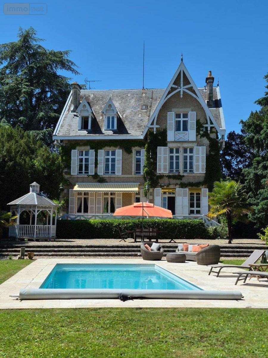 Maison a vendre Saint-Amand-Montrond 18200 Cher 416 m2 13 pièces 646800 euros