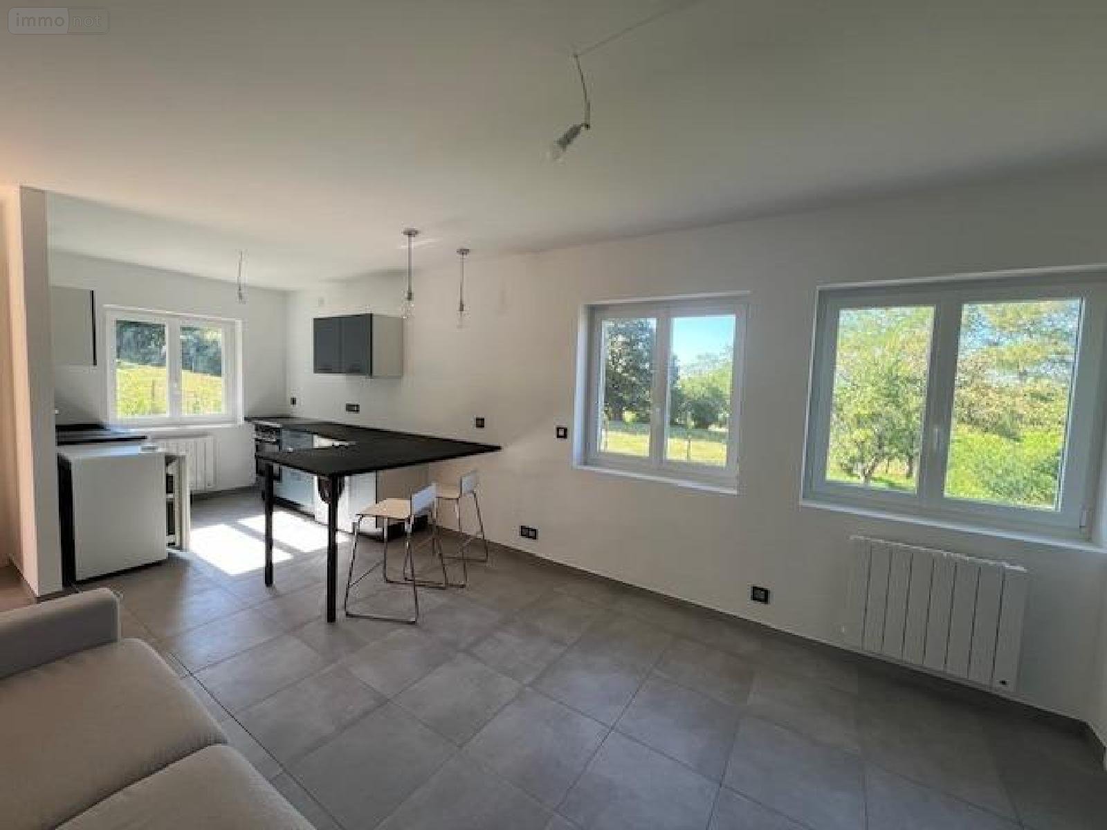 Location appartement Louhans Châteaurenaud 71500 Saône-et-Loire 34 m2 2 pièces 565 euros