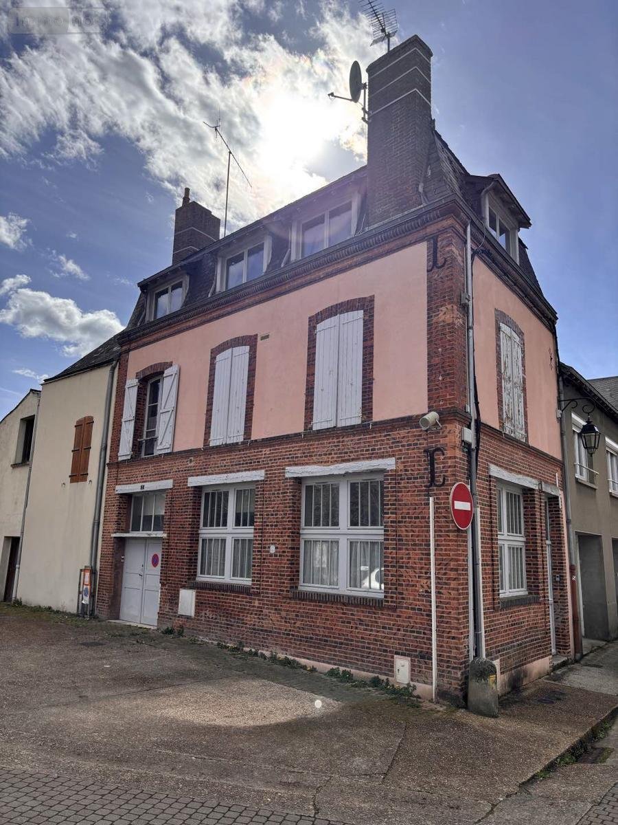 Immeuble a vendre Saint-Calais 72120 Sarthe 114 m2  135880 euros