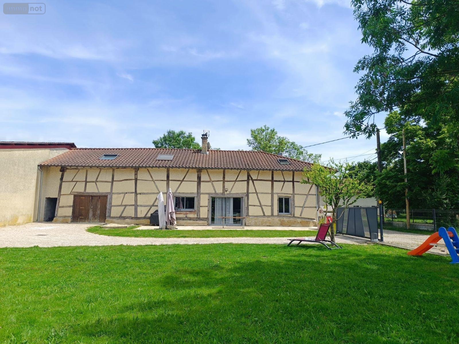 Maison a vendre Montrevel-en-Bresse 01340 Ain 201 m2 6 pièces 329000 euros
