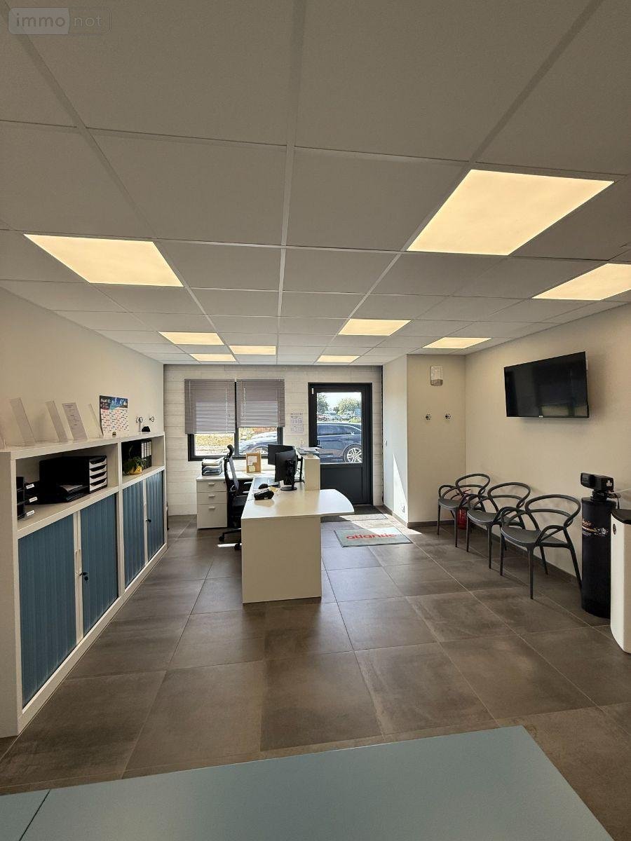Fonds et murs commerciaux a vendre Mesnil-Raoul 76520 Seine-Maritime  405000 euros