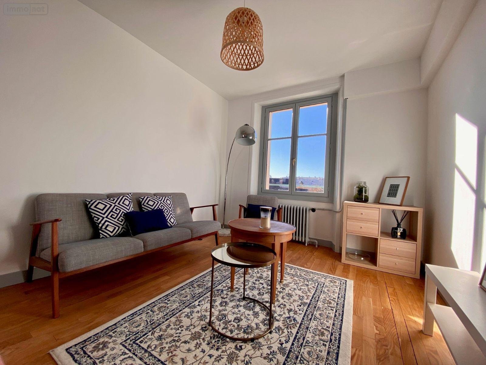 Location appartement Rennes 35000 Ille-et-Vilaine 57 m2 3 pièces 927 euros