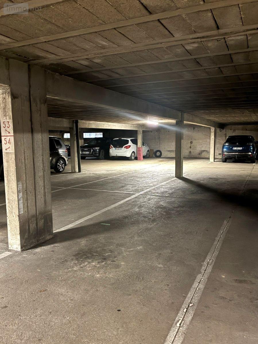 Garage et parking a vendre Rennes 35000 Ille-et-Vilaine 12 m2  4500 euros