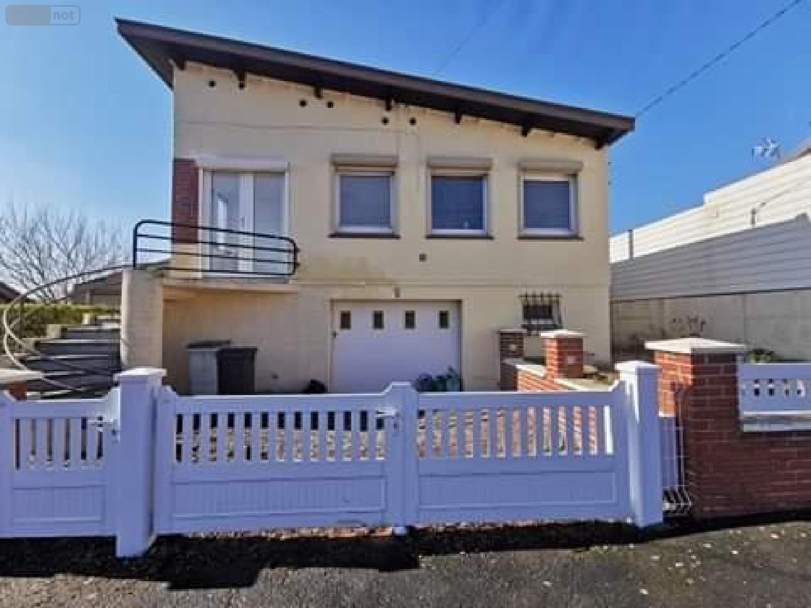 Location maison Jeumont 59460 Nord 69 m2 4 pièces 850 euros