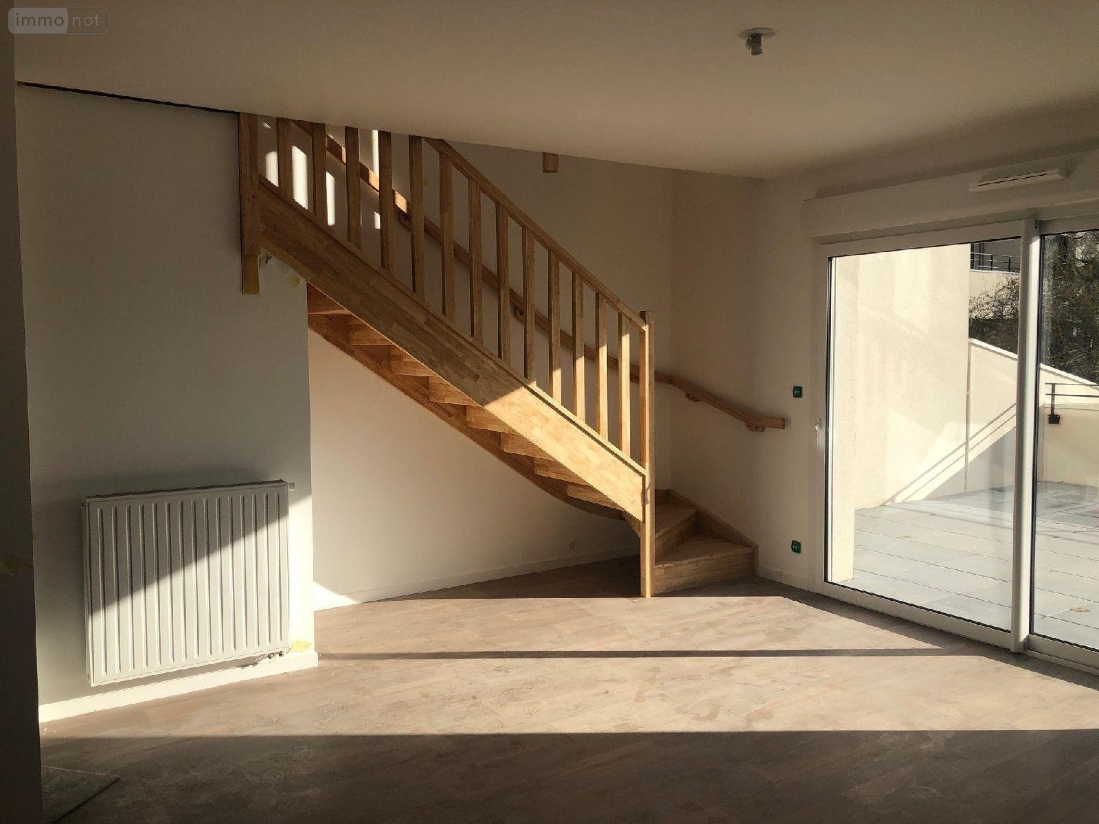 Location appartement Noyal-Châtillon-sur-Seiche 35230 Ille-et-Vilaine 64 m2 3 pièces 729 euros