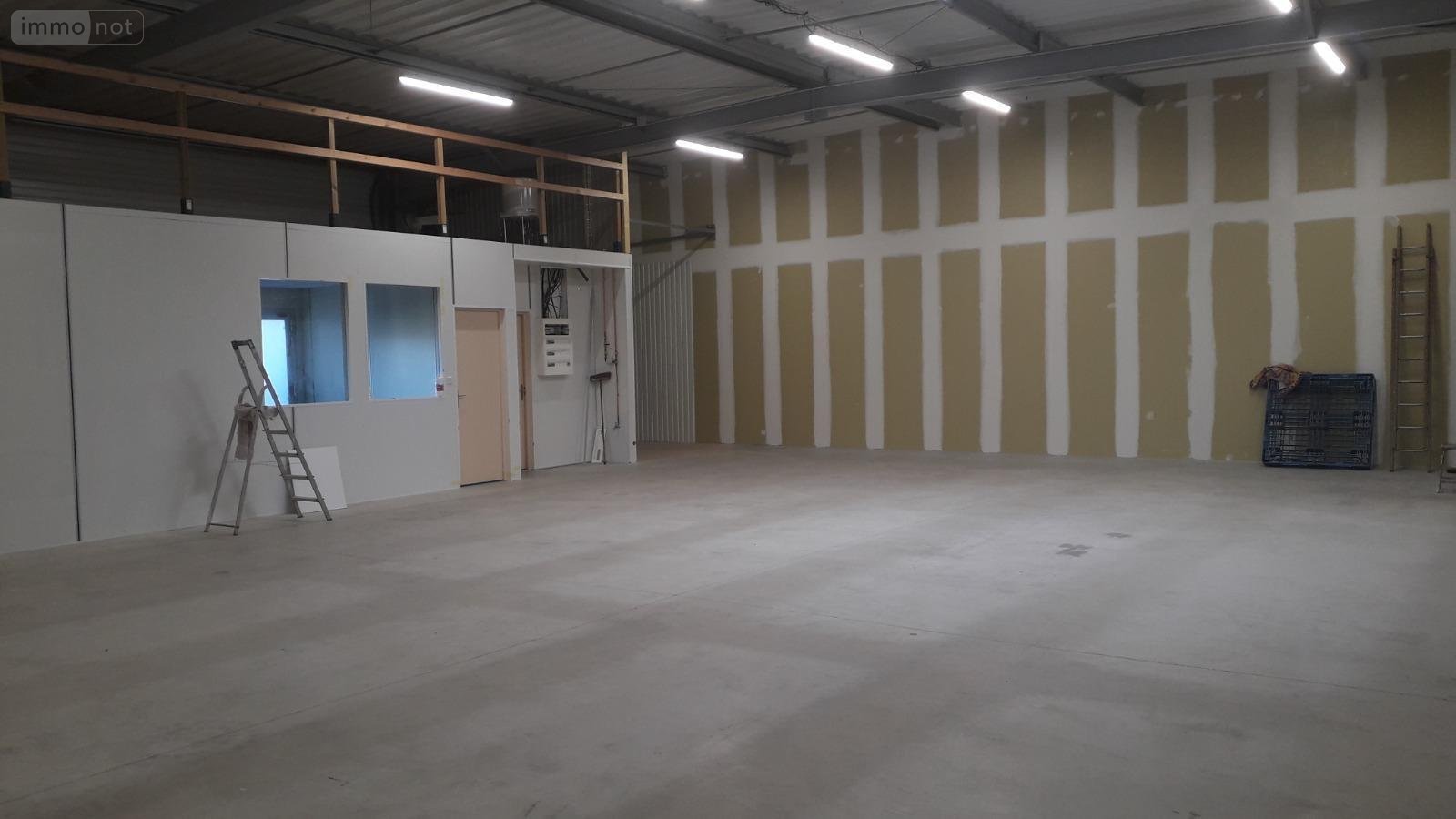Location fonds et murs commerciaux Vitré 35500 Ille-et-Vilaine 225 m2  1350 euros
