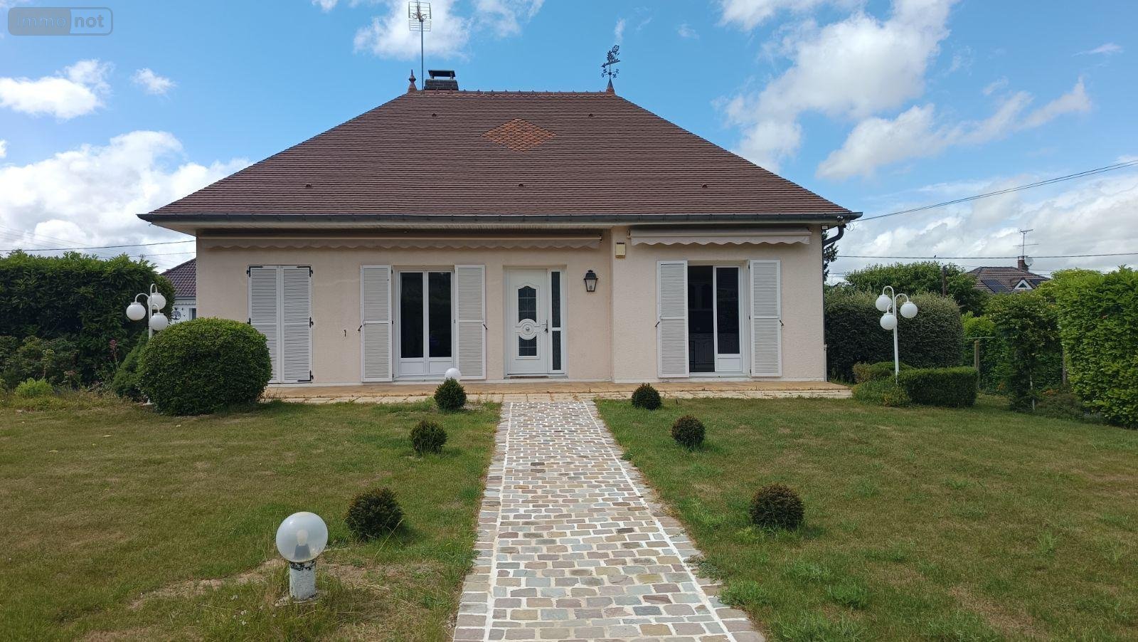 Location maison Saint-Lyé 10180 Aube 112 m2 4 pièces 1200 euros