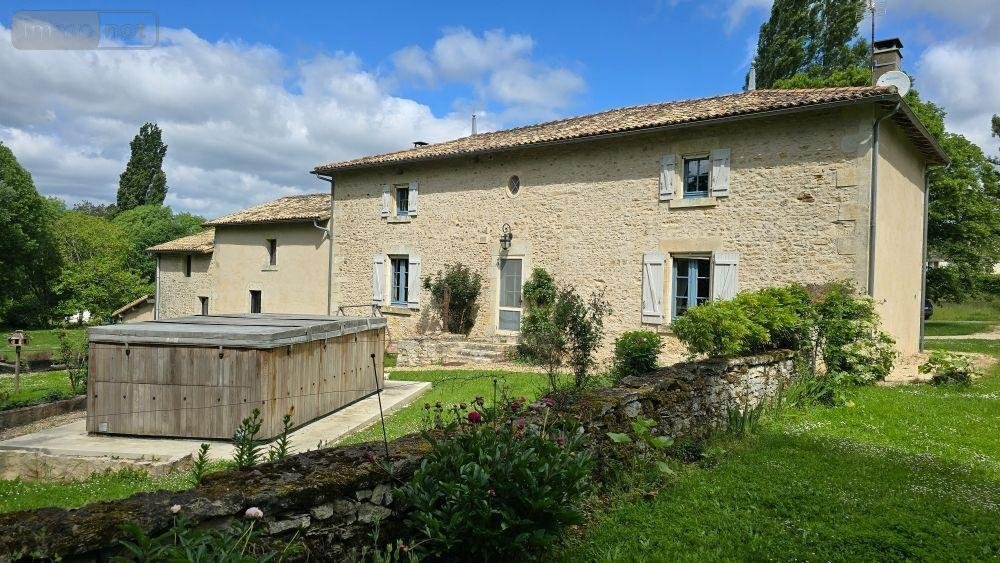 propriete a vendre La Mothe-Saint-Héray 79800 Deux-Sèvres 175 m2 5 pièces 394500 euros