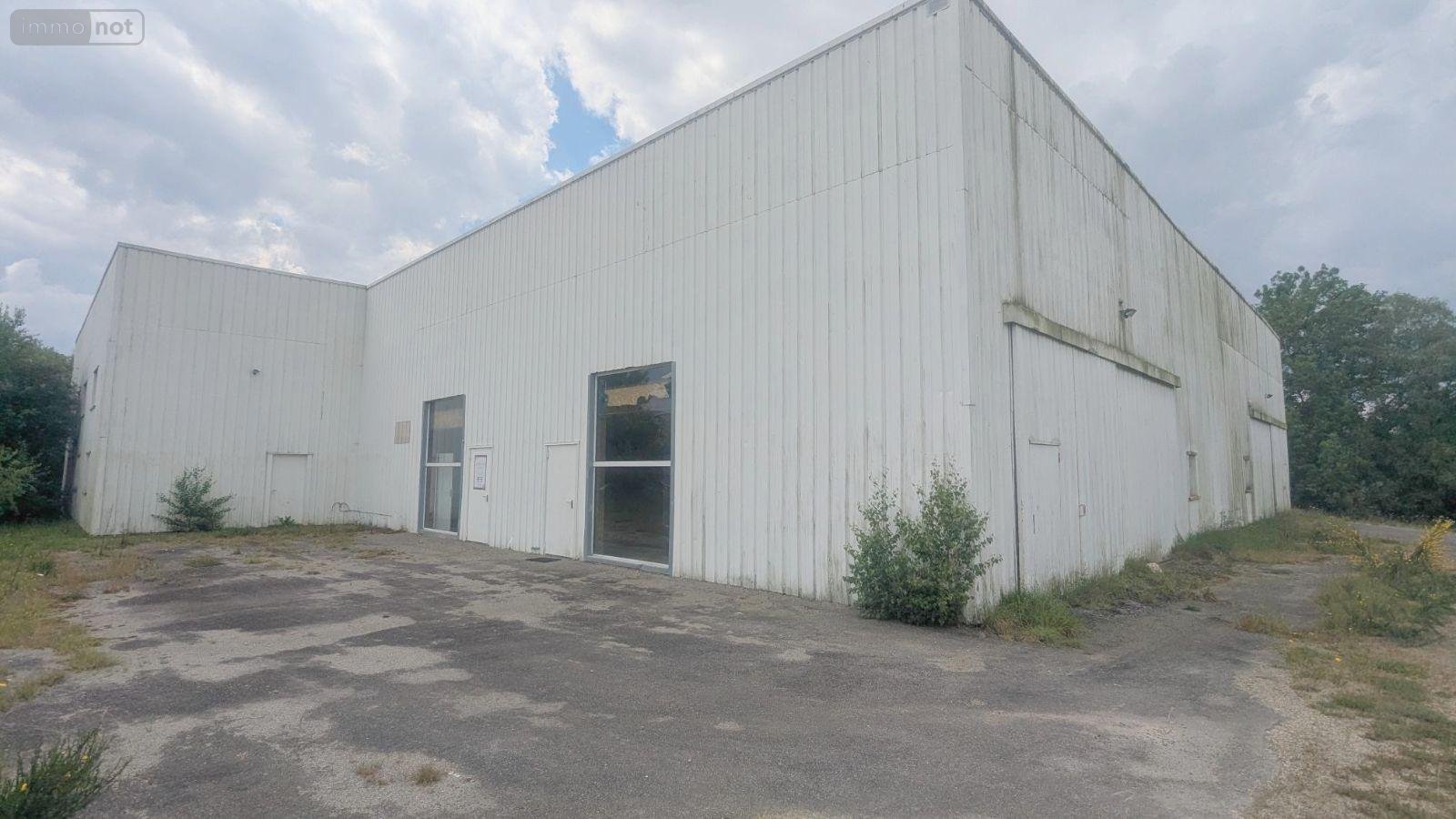 Fonds et murs commerciaux a vendre Questembert 56230 Morbihan  320000 euros