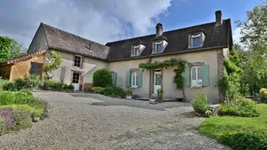 Propriété - 89116 La Celle-Saint-Cyr