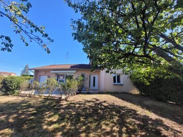 Location maison Bâgé-le-Châtel 01380 Ain 84 m2 4 pièces 850 euros