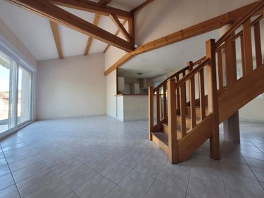 Location maison Bâgé-le-Châtel 01380 Ain 84 m2 4 pièces 850 euros